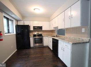 13 Georgetowne Rd, Lindenwold, NJ 08021