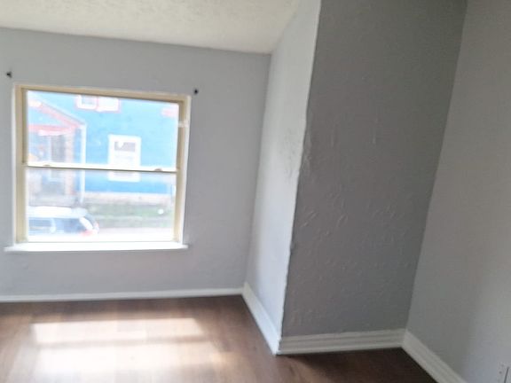 4th image of 2315 E 4th St
