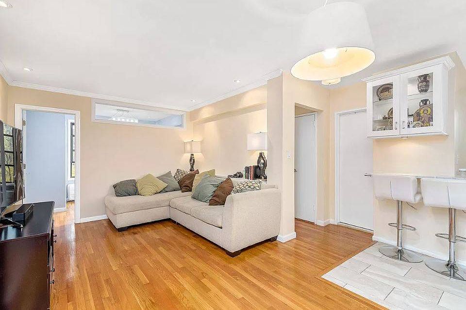 1st image of 14017 84th Dr APT 7G