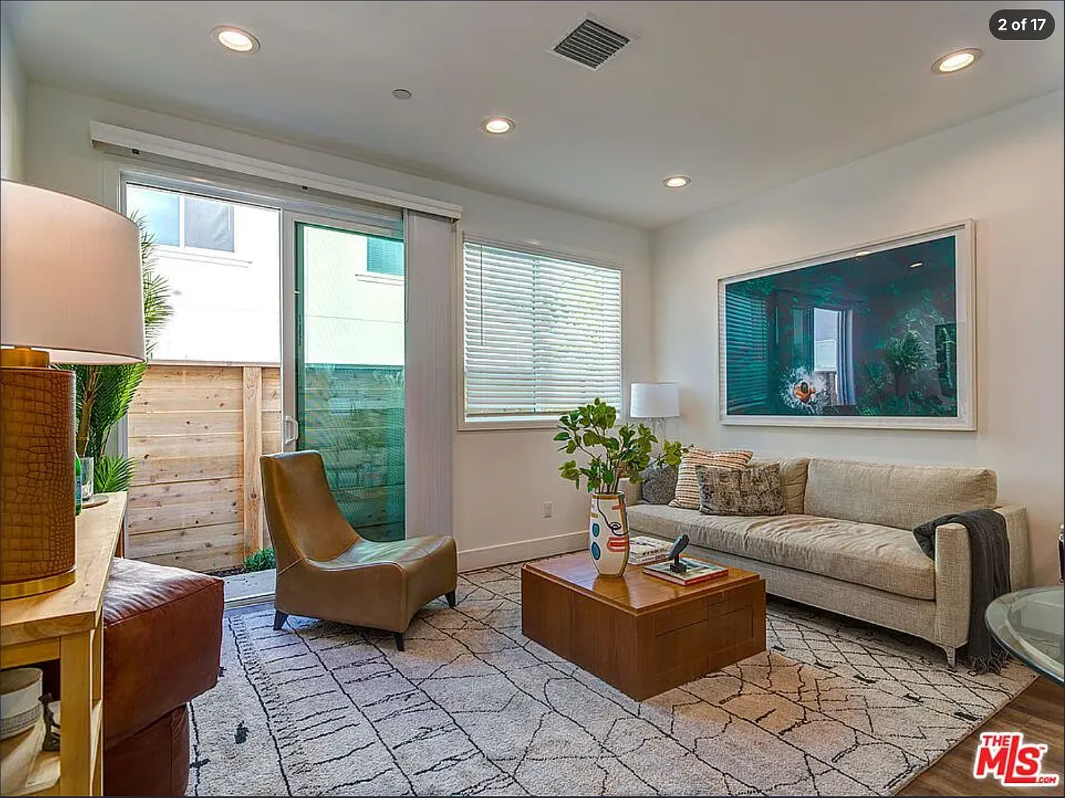 2 bed, 786 sqft, $4,250 — Photo 2