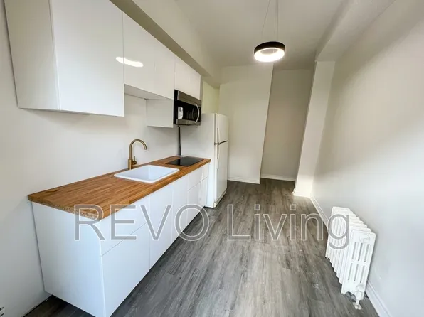 86 Church St Unit C, Saint Catharines, ON L2R 3C8