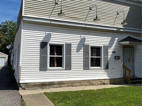 3rd image of 1146 E Lovejoy St