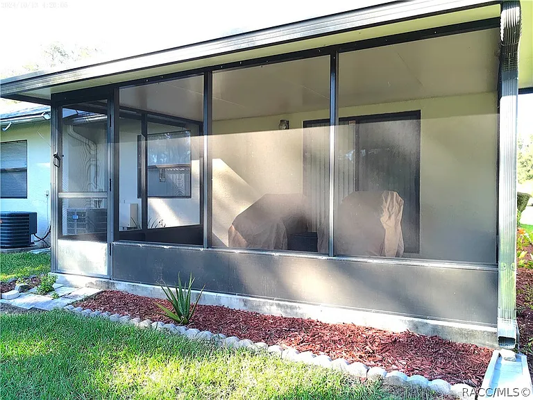 1871 Arrowwood Ln — Photo 34