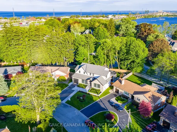 527 Oneida Dr, Burlington, ON L7T 3T9