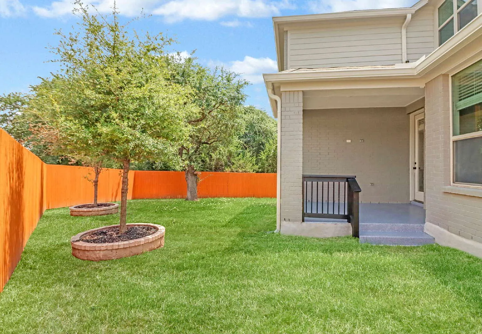 5 bed, 3.0 bath, 2870 sqft, $3,000 — Photo 3