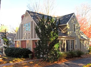 6825 Locust St, Kansas City, MO 64131