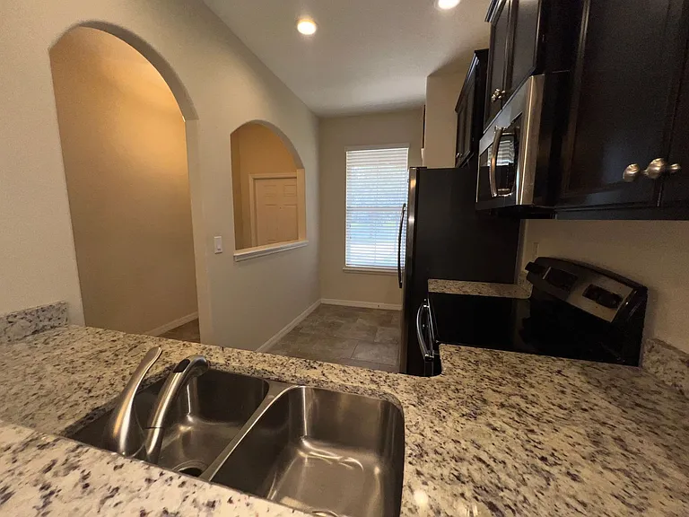126 Masters Ln — Photo 5