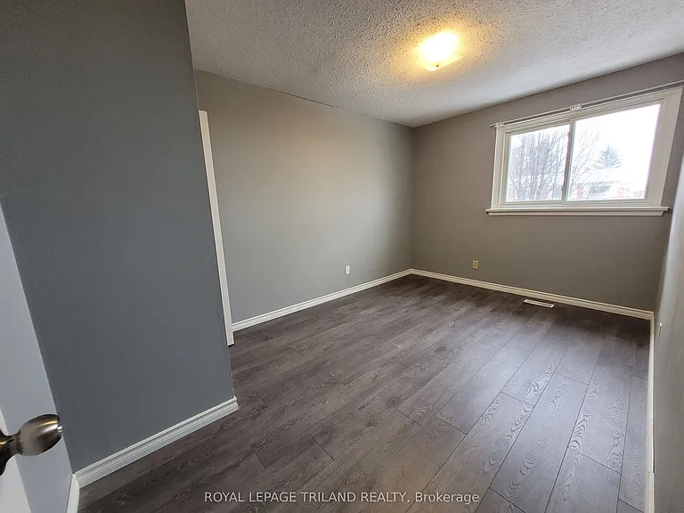 358 Homestead Ct #7 — Photo 4