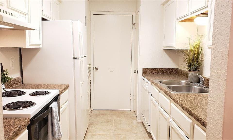 1st image of 9797 Leawood Blvd APT 407