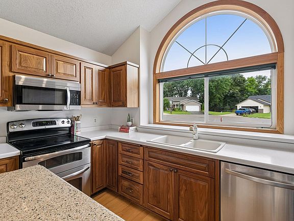 5th image of 16795 Hershey Ct
