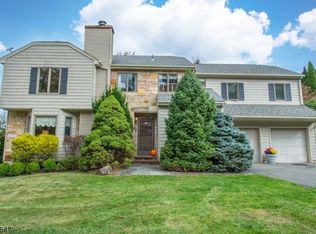 20 Knob Hill Rd, Hackettstown, NJ 07840