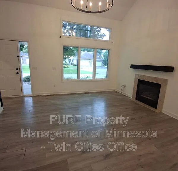 1860 Cliff Lake Ct — Photo 3