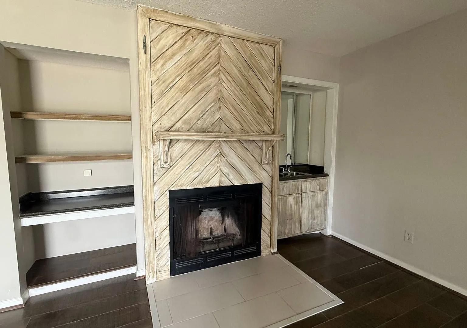 2BR/1.5BA Townhome in Charleston | Fireplace & Built-ins | Balcony & Private Parking — Photo 3