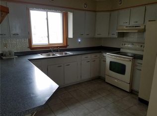 192 State St #2, Bristol, RI 02809