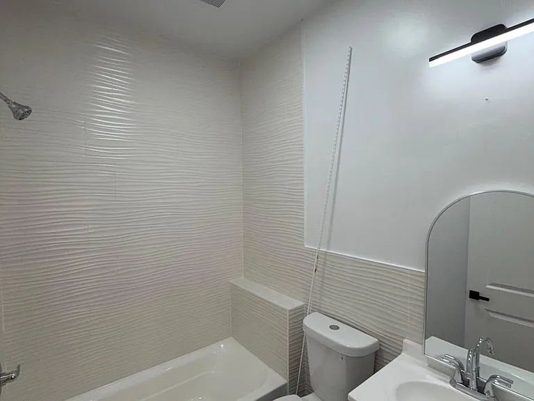 183 Woodside Ave #3F — Photo 11