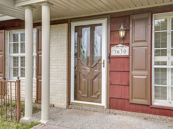 3rd image of 3630 Versailles Dr