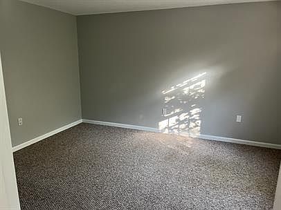 2nd image of 12 Hawthorne Vlg #1