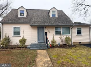 6909 Columbia Dr, Alexandria, VA 22307