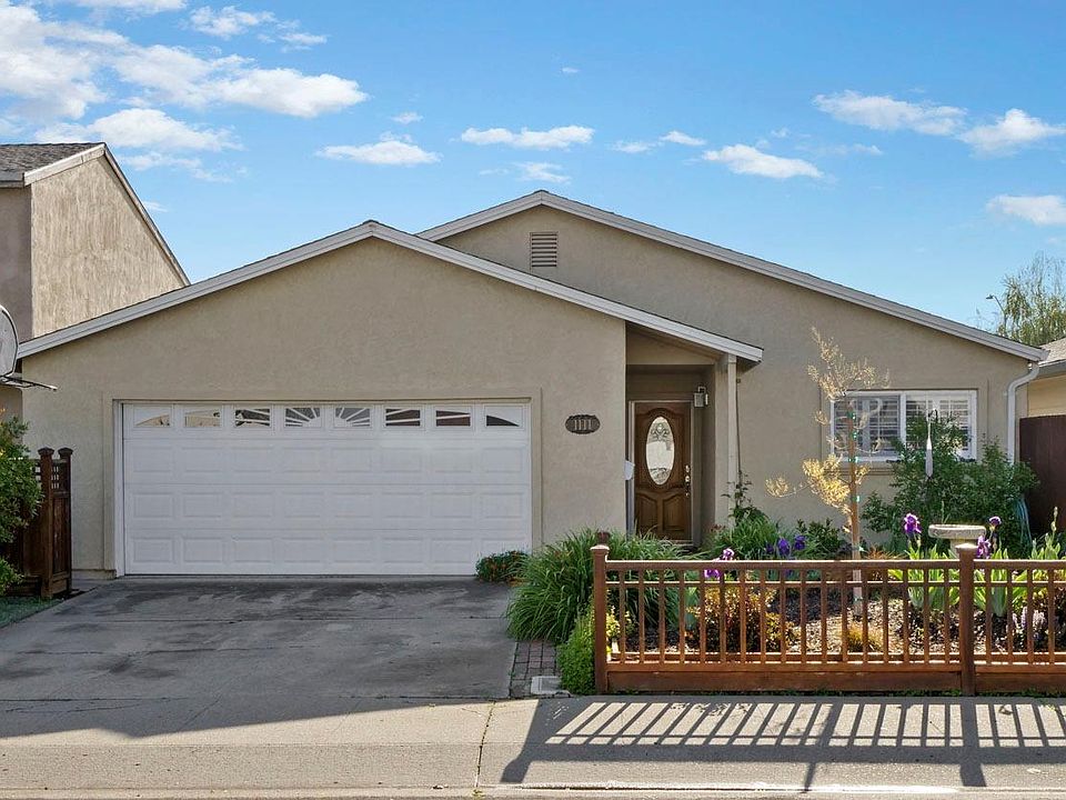 1st image of 1111 Dartmoor Cir