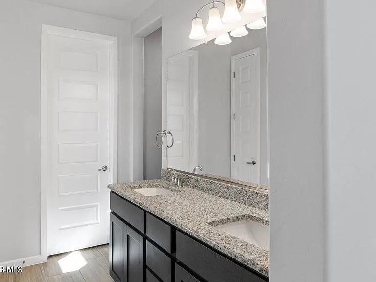 512 Twilight Dr — Photo 9