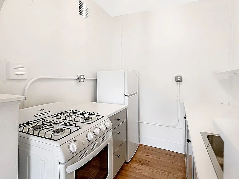 Glynn Court Apartments — Photo 38