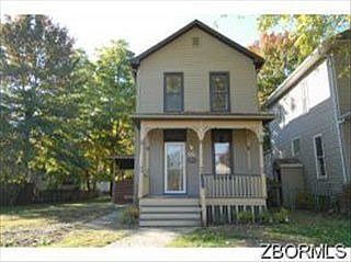 1st image of 914 Locust Ave