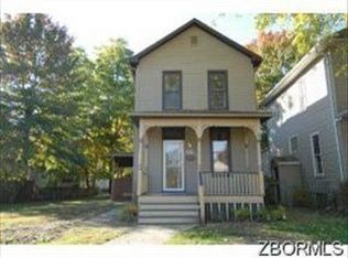 914 Locust Ave, Zanesville, OH 43701