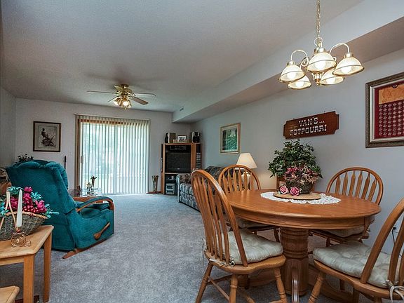 3rd image of 911 Grand Avenue Ct