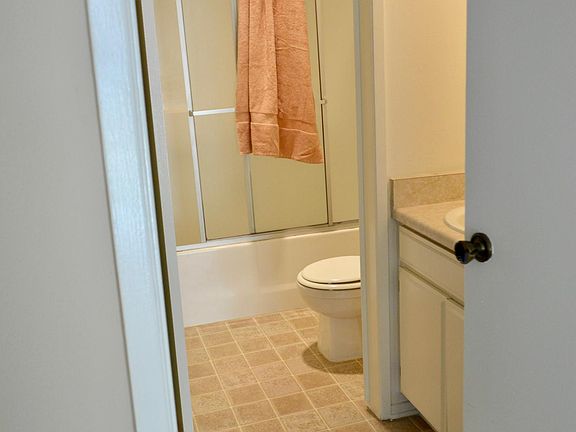 3rd image of 17821 Halsted St APT 18