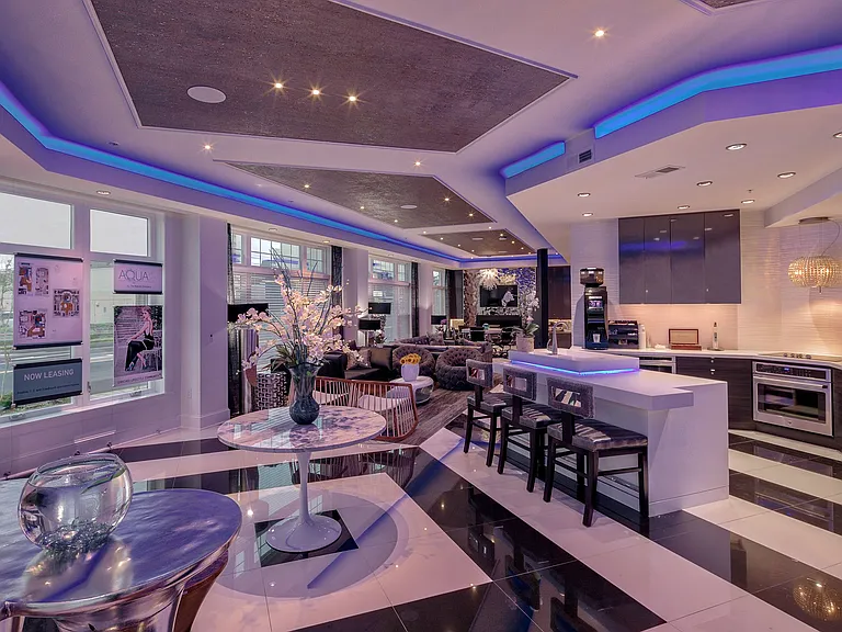 Aqua on 25th — Photo 57