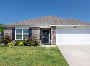 792 S Jaybird Ln, Fayetteville, AR 72701