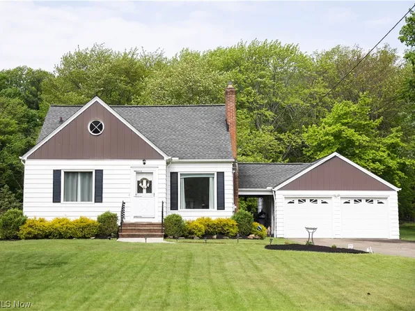 6496 Crossview Rd, Seven Hills, OH 44131