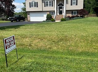 103 Summit Pl, Forest, VA 24551