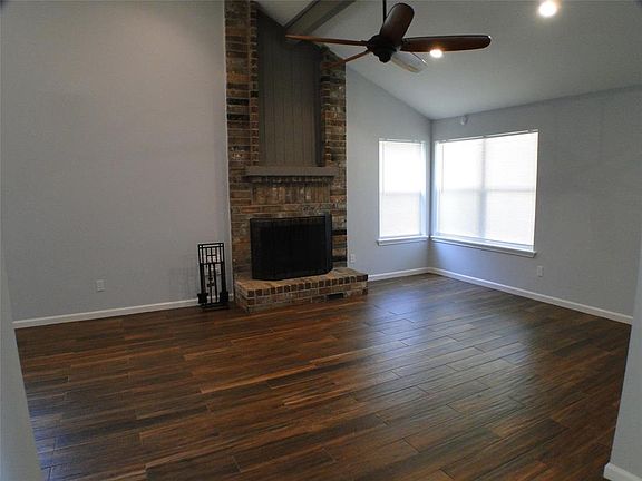 4th image of 15311 Mondrian Dr