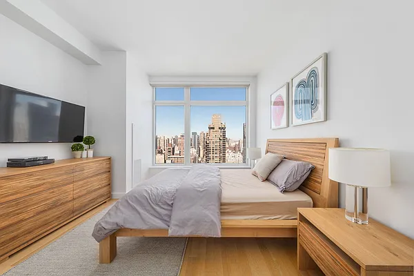 Rented by Compass | media 37