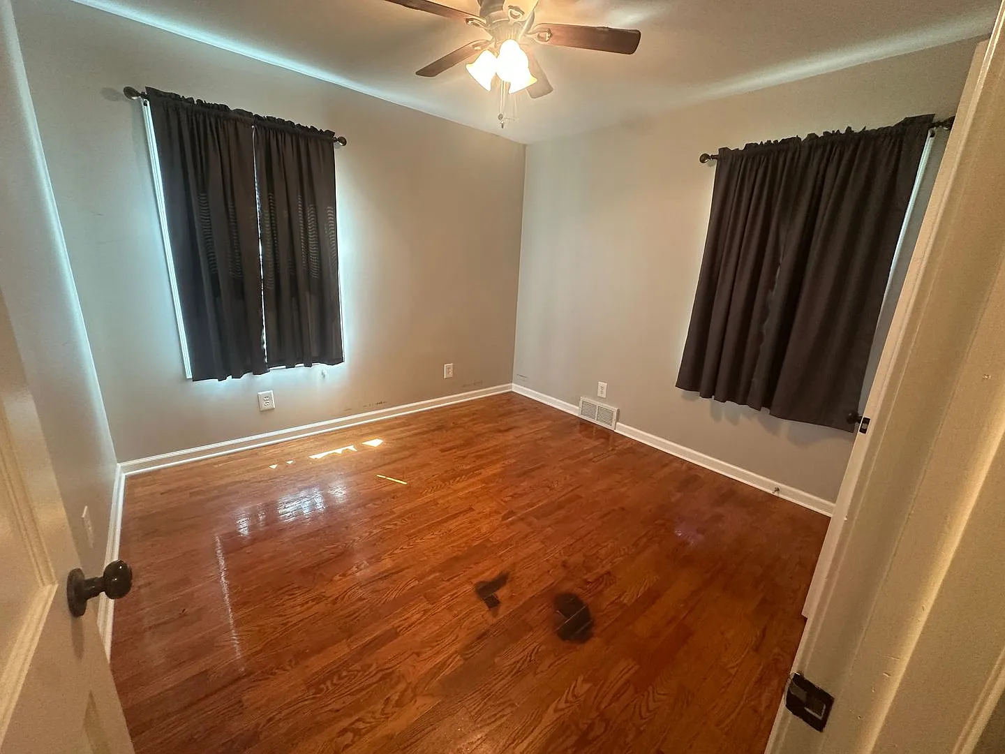2 bed, 1 bath — Photo 4