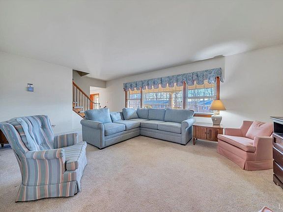 2nd image of 134 Yorkshire Cir