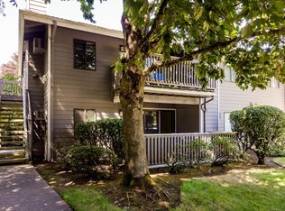 1901 Lake Isle Dr, Eugene, OR 97401