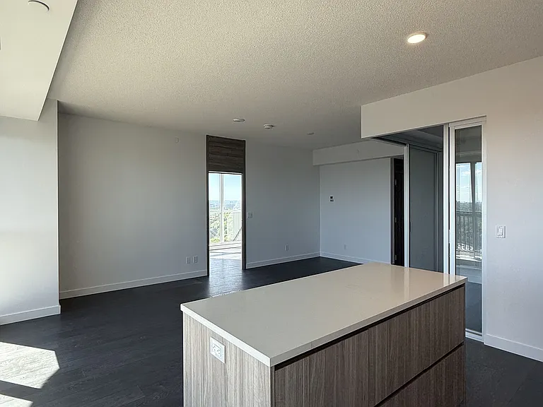18 Esther Shiner Blvd #3202 — Photo 6