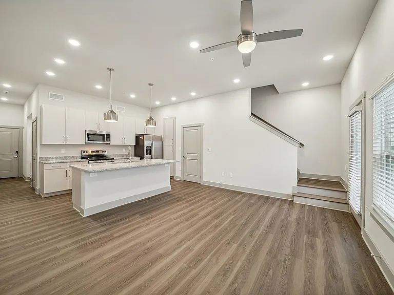 Brio Parc Apartments & Townhomes — Photo 45