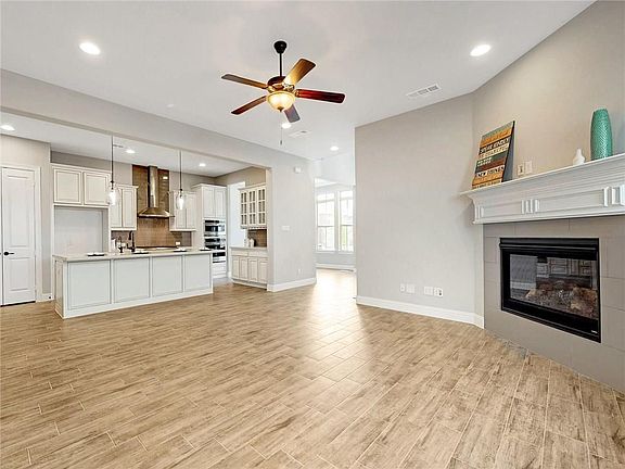 3rd image of 12618 Murray Ln