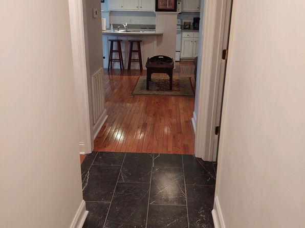 556 W Shadowlawn Dr #1