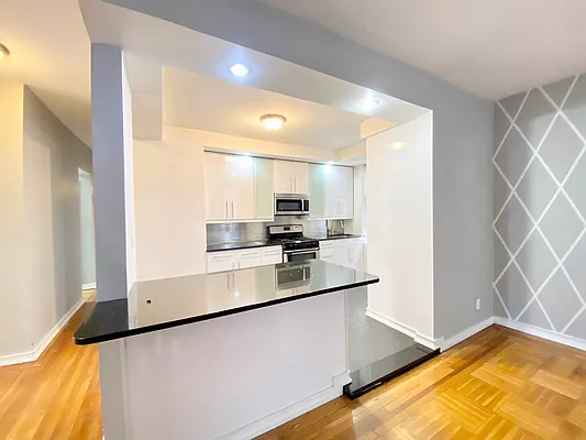 Rented by Bruma Realty LLC | media 17