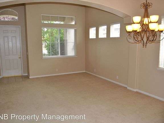 3rd image of 36 Red Oak Ct