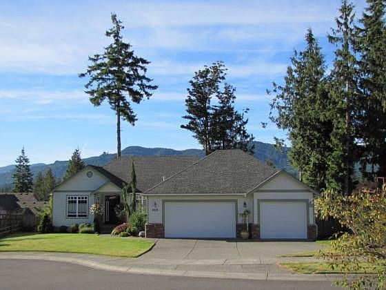 2nd image of 818 S Hills Dr