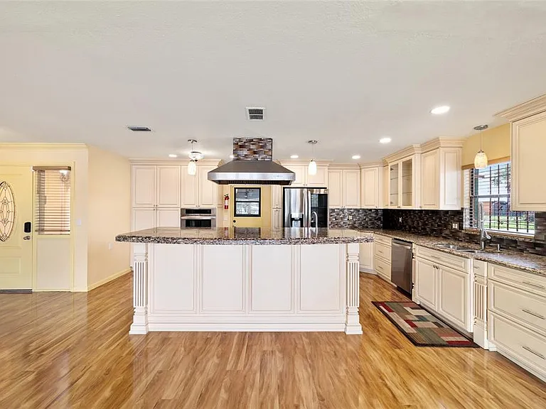 5330 Kings Ct — Photo 12