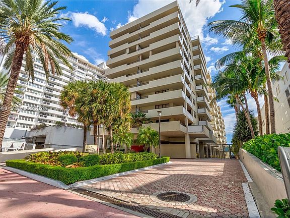 2nd image of 1621 Collins Ave APT 404