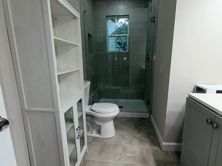 1104 Oak Knoll Ter SE — Photo 2