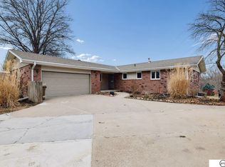 6131 Elkcrest Cir, Lincoln, NE 68516