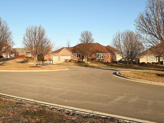 5th image of 22496 Autumn Dr
